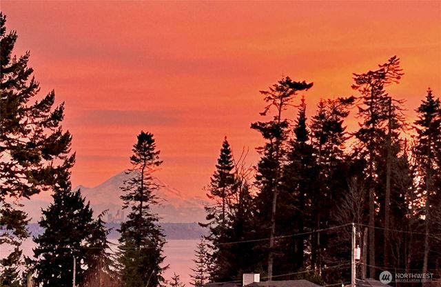 11518 NE Skyward Loop, Kingston, WA 98346