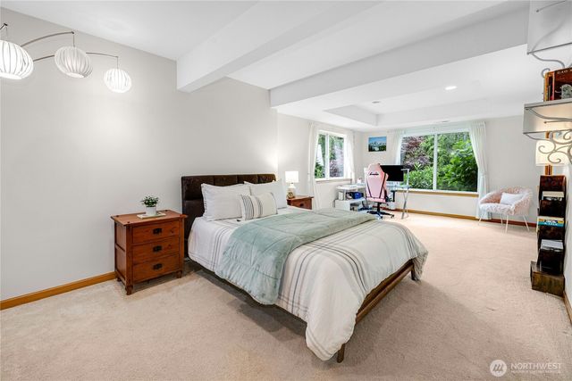 11518 NE Skyward Loop, Kingston, WA 98346