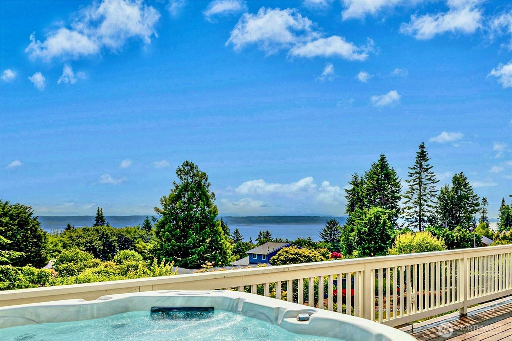 11518 NE Skyward Loop, Kingston, WA 98346