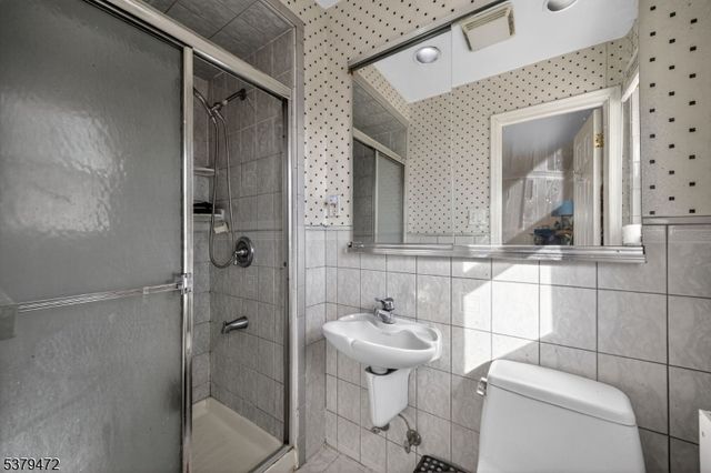 20 Rosney Ter, West Orange Twp., NJ 07052