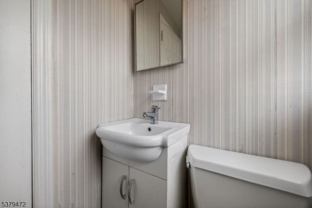 20 Rosney Ter, West Orange Twp., NJ 07052