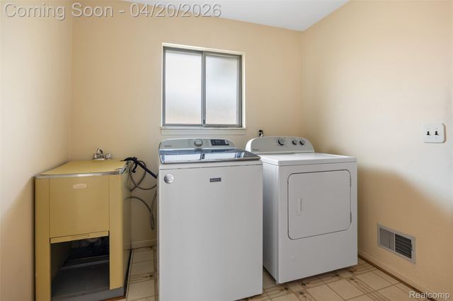 36825 Eton Court, Sterling Heights, MI 48310