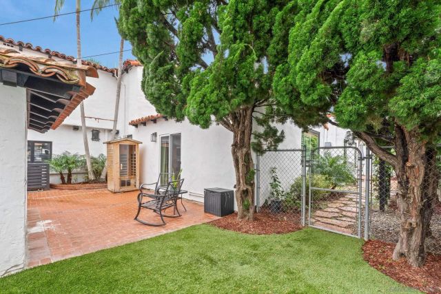 2318 Plum St, San Diego, CA 92106