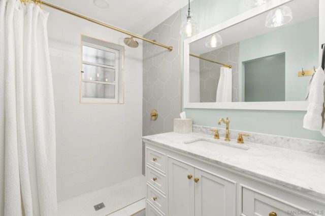 2318 Plum St, San Diego, CA 92106