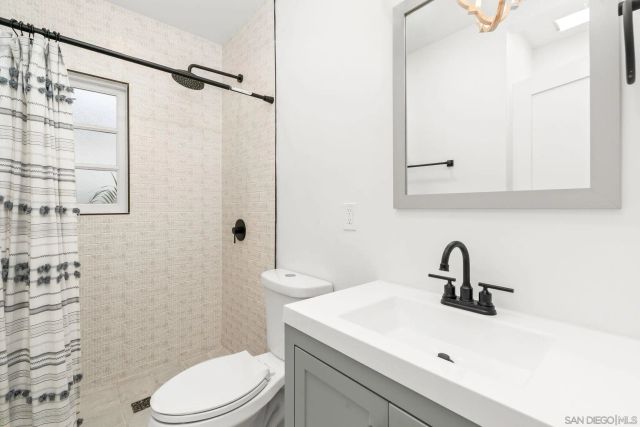 2318 Plum St, San Diego, CA 92106