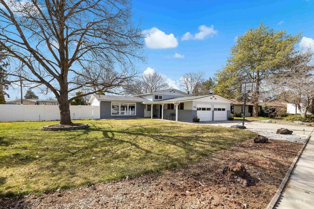 7995 W Galena Dr, Boise, ID 83709