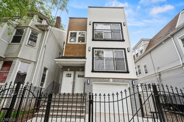30 Fabyan Pl, Newark City, NJ 07108