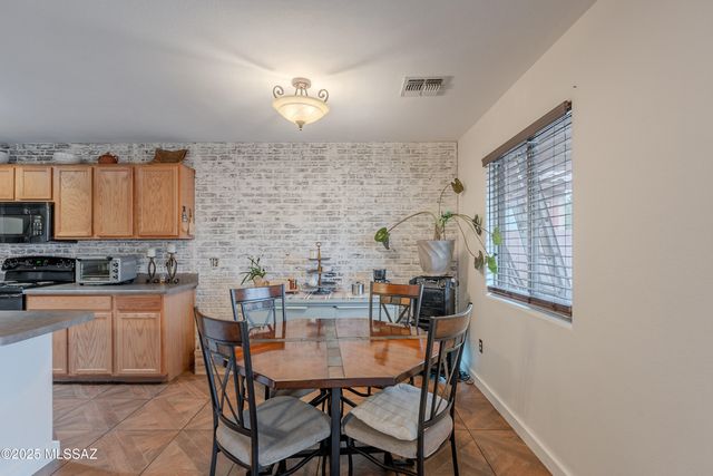 650 W Calle Franja Verde, Sahuarita, AZ 85629