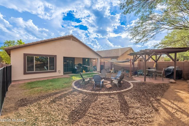 650 W Calle Franja Verde, Sahuarita, AZ 85629