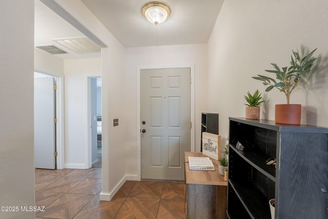 650 W Calle Franja Verde, Sahuarita, AZ 85629