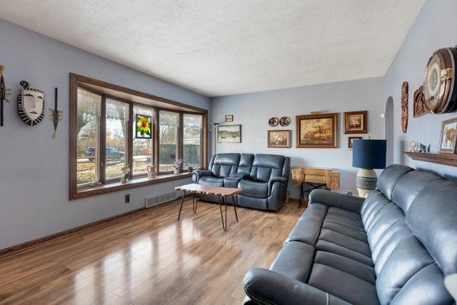 1240 S Oakland Avenue, Villa Park, IL 60181