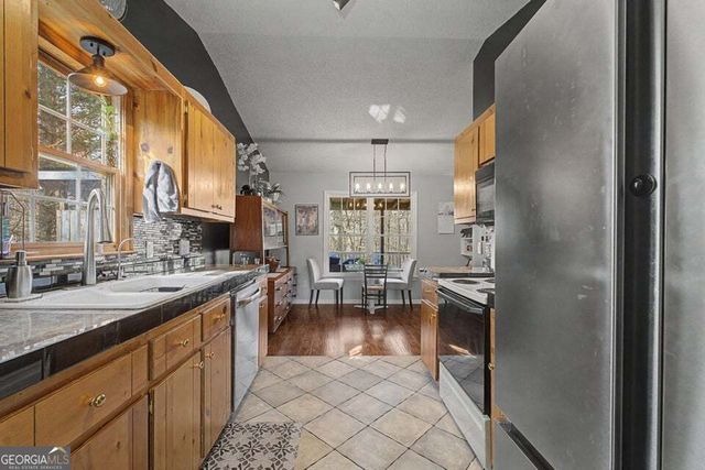 16 Ranger Road SE, Cartersville, GA 30121