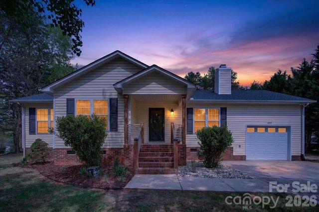 4563 Brave Avenue, Maiden, NC 28650