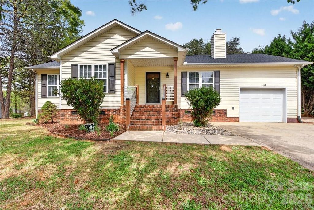 4563 Brave Avenue, Maiden, NC 28650