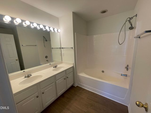 4905 Wyatt Brook Way, Raleigh, NC 27609