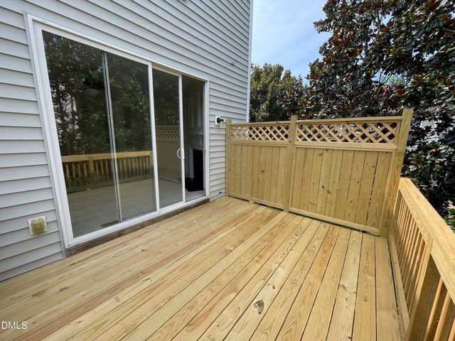 4905 Wyatt Brook Way, Raleigh, NC 27609