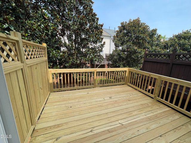 4905 Wyatt Brook Way, Raleigh, NC 27609