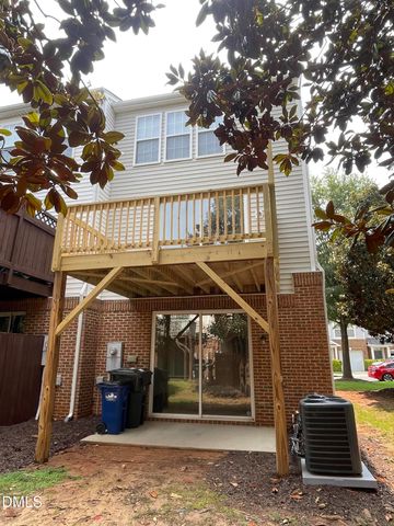 4905 Wyatt Brook Way, Raleigh, NC 27609