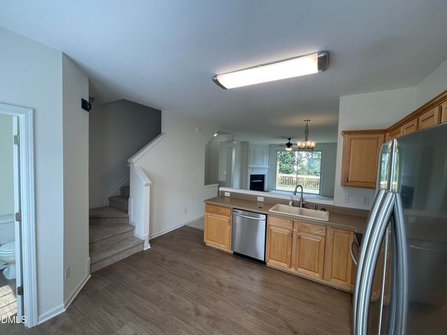 4905 Wyatt Brook Way, Raleigh, NC 27609