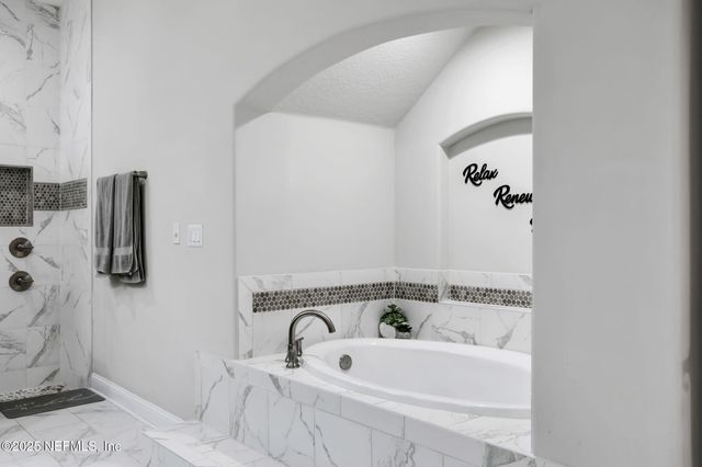 4222 EAGLE LANDING Parkway, Orange Park, FL 32065