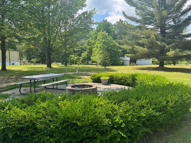 705 Nicolet Trail, Houghton Lake, MI 48629