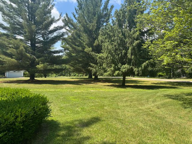 705 Nicolet Trail, Houghton Lake, MI 48629