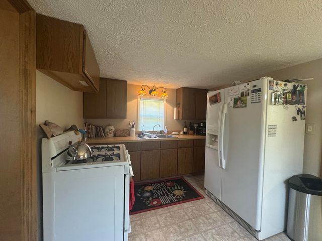 705 Nicolet Trail, Houghton Lake, MI 48629