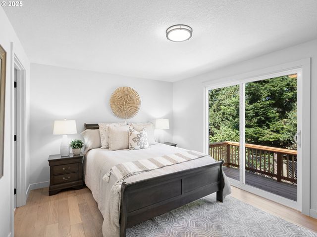 1925 HILLHOUSE Dr, West Linn, OR 97068