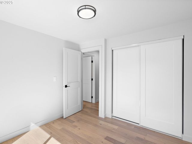 1925 HILLHOUSE Dr, West Linn, OR 97068