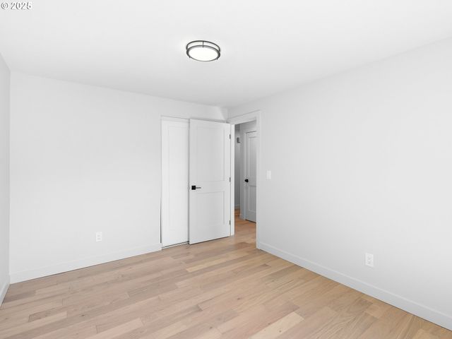 1925 HILLHOUSE Dr, West Linn, OR 97068