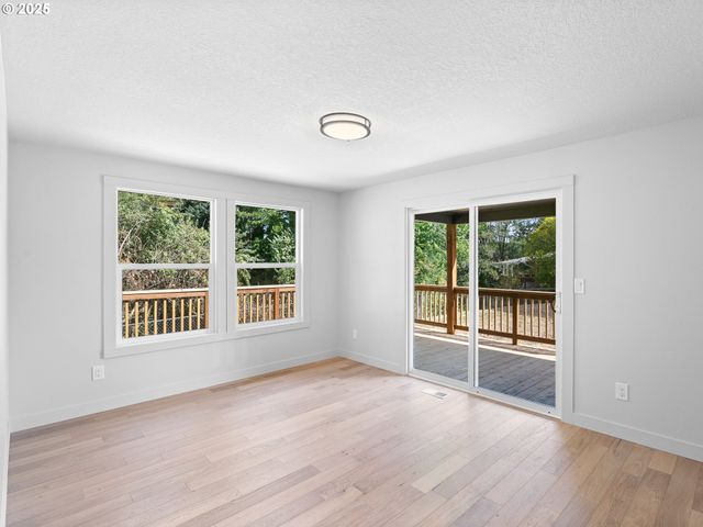 1925 HILLHOUSE Dr, West Linn, OR 97068