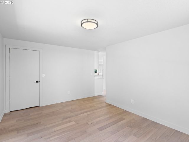 1925 HILLHOUSE Dr, West Linn, OR 97068