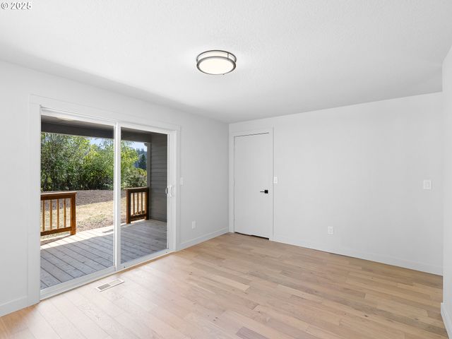 1925 HILLHOUSE Dr, West Linn, OR 97068