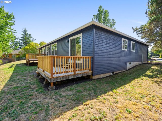 1925 HILLHOUSE Dr, West Linn, OR 97068