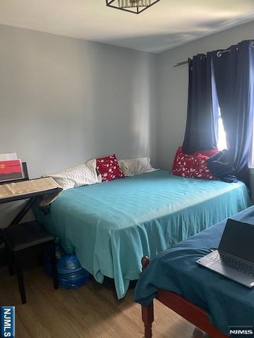 501 2nd Avenue, Roselle, NJ 07203