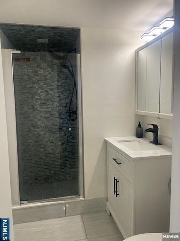 501 2nd Avenue, Roselle, NJ 07203