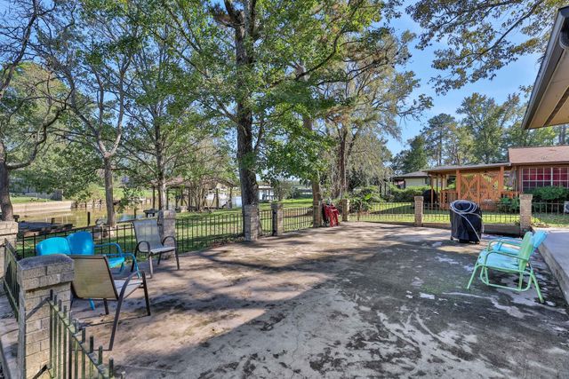 148 S Oak Bluff Street, Trinity, TX 75862