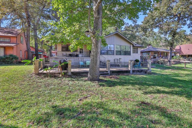 148 S Oak Bluff Street, Trinity, TX 75862