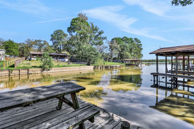 148 S Oak Bluff Street, Trinity, TX 75862