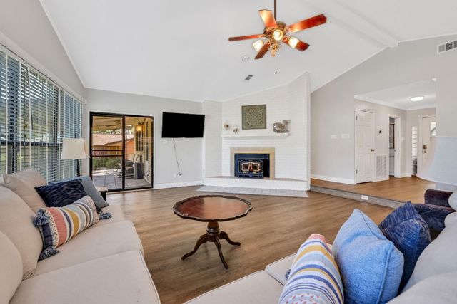 148 S Oak Bluff Street, Trinity, TX 75862