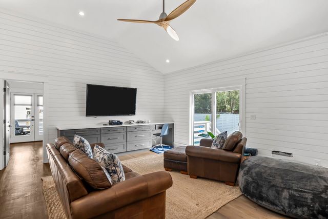 710 Simmons Street, Mount Pleasant, SC 29464