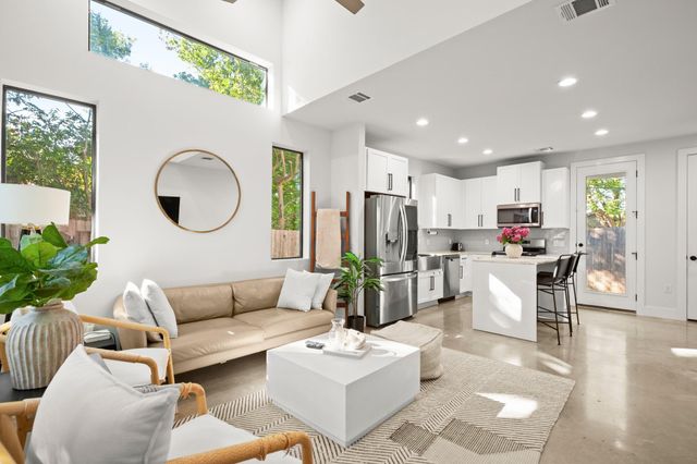 619 Hammack DR 2, Austin, TX 78752