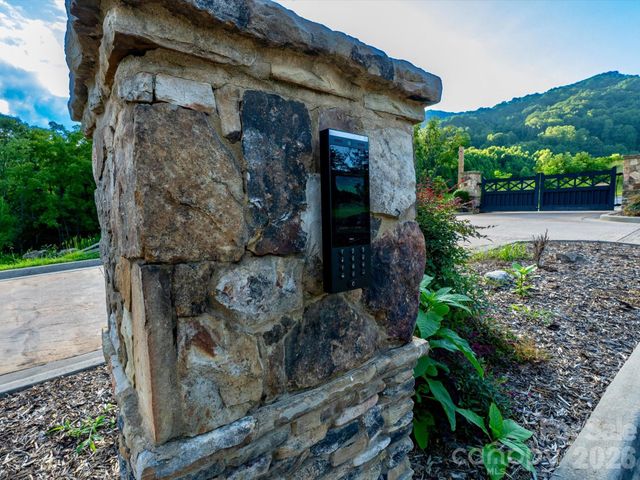 42 High Rock View Drive, Canton, NC 28716