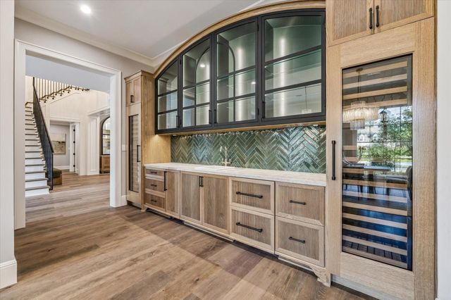 9 Valley Forge Drive, Bunker Hill Village, TX 77024