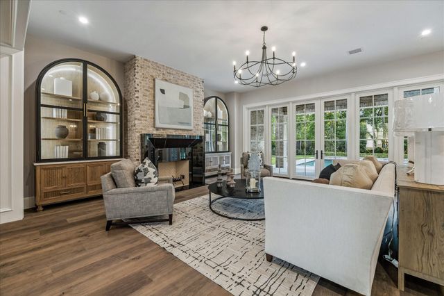 9 Valley Forge Drive, Bunker Hill Village, TX 77024