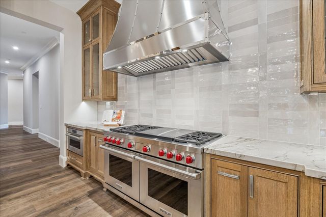 9 Valley Forge Drive, Bunker Hill Village, TX 77024