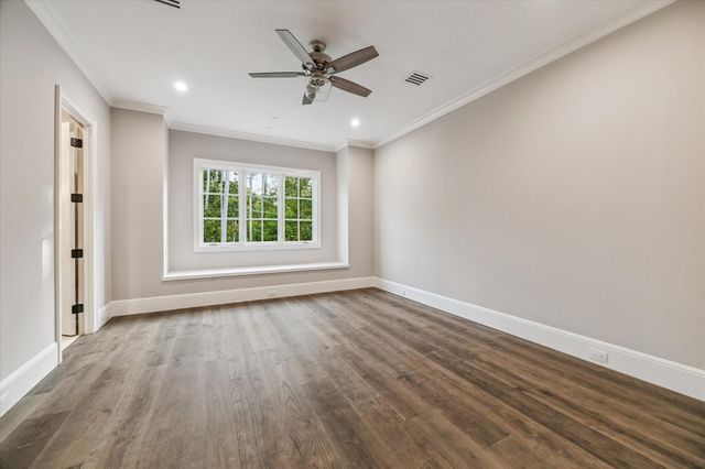 9 Valley Forge Drive, Bunker Hill Village, TX 77024