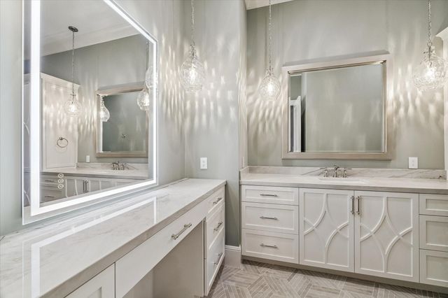 9 Valley Forge Drive, Bunker Hill Village, TX 77024