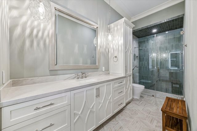 9 Valley Forge Drive, Bunker Hill Village, TX 77024