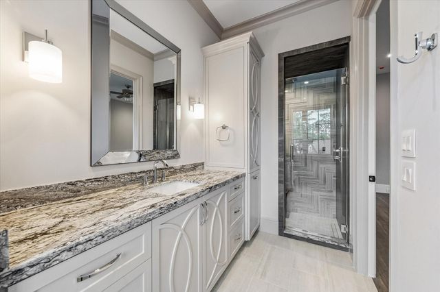 9 Valley Forge Drive, Bunker Hill Village, TX 77024